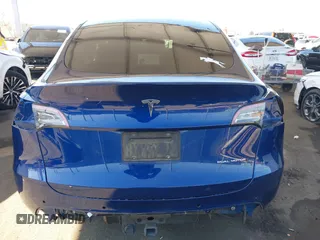 2021 Tesla Model Y Long Range z VIN 5YJYGDEE1MF296454, wystawiony jako IAAI lot #42233096 z przebiegiem 48 125 mil mil oraz . Historia ofert i sprzedaży dostępna na DreamBid. Obrazek 17.