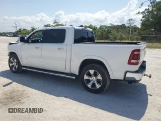 2020 Ram 1500 Laramie z VIN 1C6SRFJT5LN402007, wystawiony jako Copart lot #56427815 z przebiegiem 79 159 mil mil oraz Szkoda całkowita • Salvage title. Historia ofert i sprzedaży dostępna na DreamBid. Obrazek 2.