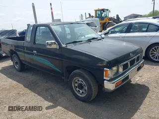 1994 Nissan Frontier XE z VIN 1N6SD16S5RC303165, wystawiony jako IAAI lot #42188157 z przebiegiem 80 733 mil mil oraz . Historia ofert i sprzedaży dostępna na DreamBid. Obrazek 1.