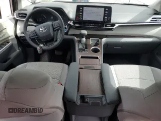 2024 Toyota Sienna LE with VIN 5TDKRKEC5RS208155, listed as a Copart auction lot 47843205 with 24,393 mi miles and Clean Title. Bid and sale history available at carsss.com. Image 8.