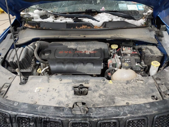 2018 Jeep Compass Altitude with VIN 3C4NJDBBXJT314140, listed as a IAAI auction lot 41289663 with 88,279 mi miles and . Bid and sale history available at carsss.com. Image 10.