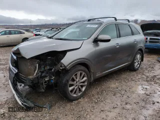 2016 Kia Sorento SX with VIN 5XYPKDA5XGG137705, listed as a Copart auction lot 47851815 with 136,556 mi miles and Salvage Title. Bid and sale history available at carsss.com. Image 1.