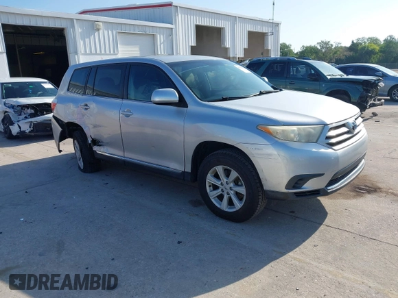 2013 Toyota Highlander with VIN 5TDZA3EHXDS031859, listed as a IAAI auction lot 41930139 with 140,920 mi miles and . Bid and sale history available at DreamBid. Image 1.