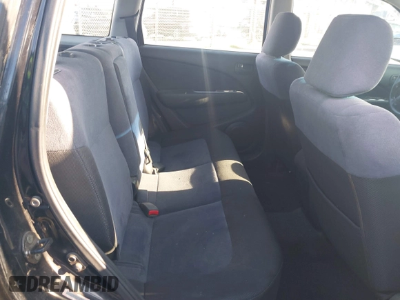 2004 Mitsubishi Outlander LS with VIN JA4LX31FX4U003476, listed as a IAAI auction lot 41290028 with 206,940 mi miles. Bid and sale history available at carsss.com. Image 8.