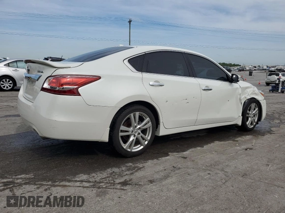 2013 Nissan Altima SV z VIN 1N4BL3AP8DN581923, wystawiony jako Copart lot #53995255 z przebiegiem 191 538 mil mil oraz Szkoda całkowita • Salvage title. Historia ofert i sprzedaży dostępna na DreamBid. Obrazek 3.