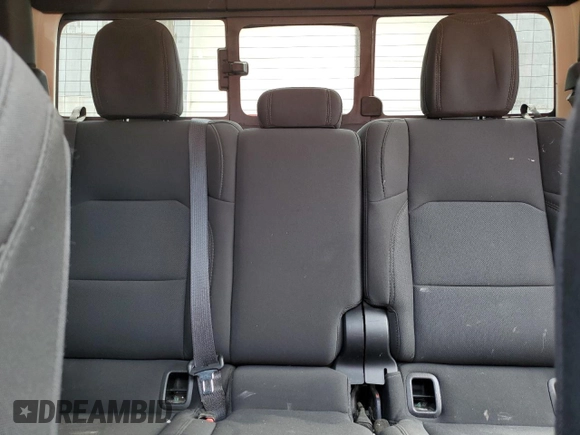 2022 Jeep Gladiator Texas Trail with VIN 1C6HJTAGXNL135397, listed as a Copart auction lot 59975665 with 111,849 mi miles and Non repairable. Bid and sale history available at DreamBid. Image 10.
