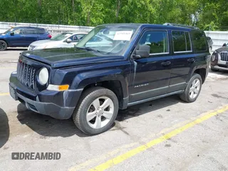 2011 Jeep Patriot Latitude z VIN 1J4NF1GB0BD181897, wystawiony jako IAAI lot #42345369 z przebiegiem 144 511 mil mil oraz . Historia ofert i sprzedaży dostępna na DreamBid. Obrazek 2.
