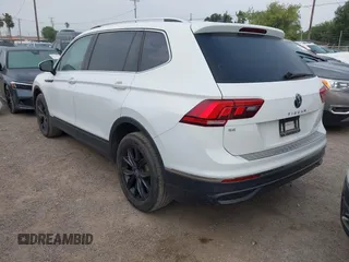 2022 Volkswagen Tiguan SE с VIN 3VV2B7AX7NM085058, выставлен на аукционе IAAI как лот 42135479 с пробегом 45 636 миль миль и . История ставок и продаж доступна на DreamBid. Изображение 3.