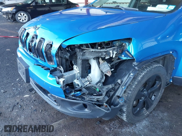 2018 Jeep Cherokee Limited with VIN 1C4PJMDX3JD575794, listed as a IAAI auction lot 41092523 with 64,337 mi miles. Bid and sale history available at carsss.com. Image 6.