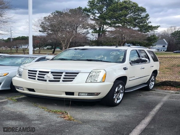 2008 Cadillac Escalade with VIN 1GYFK63888R158693, listed as a IAAI auction lot 41736971 with 1 mi miles. Bid and sale history available at carsss.com. Image 2.