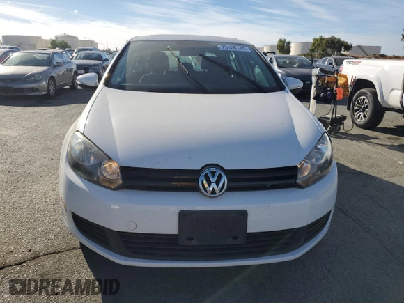 2014 Volkswagen Golf z VIN WVWDB7AJ2EW003496, wystawiony jako Copart lot #75106174 z przebiegiem 70 509 mil mil oraz Czysty tytuł • Clean title. Historia ofert i sprzedaży dostępna na DreamBid. Obrazek 5.