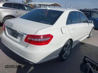 2012 Mercedes-Benz E-Class E 350 Luxury with VIN WDDHF5KB3CA592530, listed as a IAAI auction lot 41839974 with 115,012 mi miles. Bid and sale history available at carsss.com. Image 4.