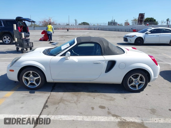 2002 Toyota MR2 z VIN JTDFR320120045045, wystawiony jako IAAI lot #42227577 z przebiegiem 128 095 mil mil oraz . Historia ofert i sprzedaży dostępna na DreamBid. Obrazek 14.
