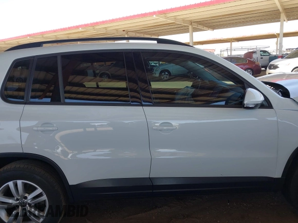 2017 Volkswagen Tiguan S with VIN WVGAV7AXXHK026143, listed as a IAAI auction lot 42257624 with 87,327 mi miles and . Bid and sale history available at DreamBid. Image 13.