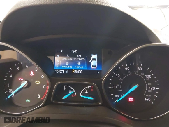 2017 Ford Escape SE z VIN 1FMCU0G90HUA94581, wystawiony jako IAAI lot #41396965 z przebiegiem 104 978 mil mil oraz . Historia ofert i sprzedaży dostępna na DreamBid. Obrazek 7.