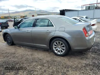 2011 Chrysler 300 Limited z VIN 2C3CA5CGXBH598486, wystawiony jako Copart lot #53387105 z przebiegiem 136 927 mil mil oraz Czysty tytuł • Clean title. Historia ofert i sprzedaży dostępna na DreamBid. Obrazek 2.