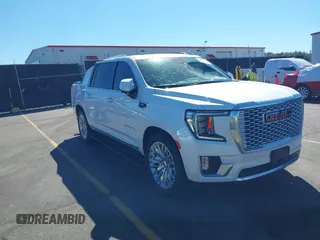 2023 GMC Yukon XL Denali with VIN 1GKS2JKT9PR370714, listed as a IAAI auction lot 40562477 with 19,114 mi miles. Bid and sale history available at carsss.com. Image 1.