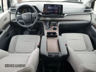 2024 Toyota Sienna LE with VIN 5TDKSKFC9RS113116, listed as a Copart auction lot 88709905 with 23,282 mi miles and Salvage Title. Bid and sale history available at carsss.com. Image 8.
