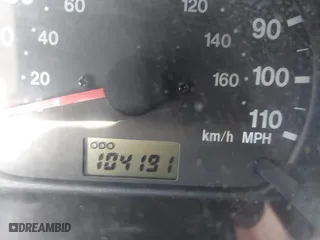 2002 Suzuki Grand Vitara JLX with VIN JS3TD62V824152943, listed as a IAAI auction lot 41668395 with 104,191 mi miles. Bid and sale history available at carsss.com. Image 16.