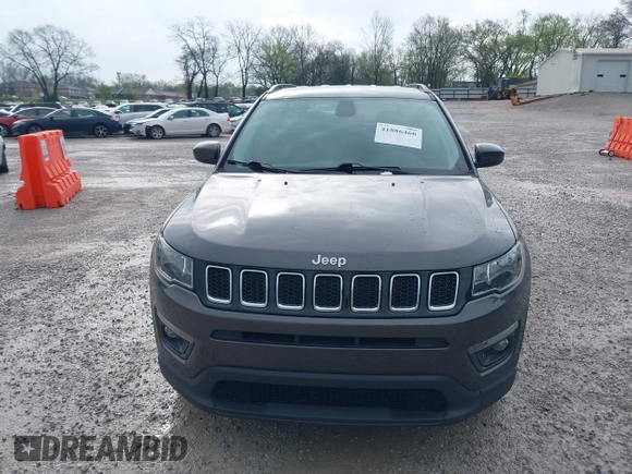 2018 Jeep Compass Latitude with VIN 3C4NJCBB3JT377011, listed as a IAAI auction lot 41886466 with 94,361 mi miles. Bid and sale history available at carsss.com. Image 12.