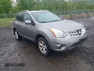 2011 Nissan Rogue SV z VIN JN8AS5MV0BW282095, wystawiony jako IAAI lot #42229192 z przebiegiem 161 442 mil mil oraz . Historia ofert i sprzedaży dostępna na DreamBid. Obrazek 1.