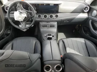 2018 Mercedes-Benz E 300 с VIN WDDZF4KB4JA293480, выставлен на аукционе Copart как лот 52153205 с пробегом 60 131 миль миль и Списание • Salvage title. История ставок и продаж доступна на DreamBid. Изображение 8.
