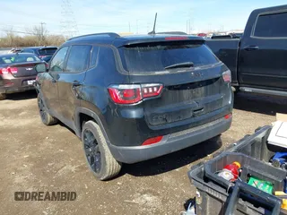 2018 Jeep Compass Limited with VIN 3C4NJDCB7JT361639, listed as a IAAI auction lot 41850166 with 80,208 mi miles. Bid and sale history available at carsss.com. Image 3.