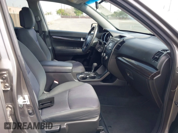 2013 Kia Sorento LX with VIN 5XYKT4A20DG315033, listed as a IAAI auction lot 41702643 with 123,011 mi miles. Bid and sale history available at carsss.com. Image 5.