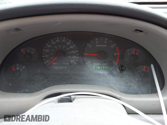2004 Ford Mustang Standard с VIN 1FAFP40624F172525, выставлен на аукционе IAAI как лот 42388984 с пробегом 238 134 миль миль и . История ставок и продаж доступна на DreamBid. Изображение 7.