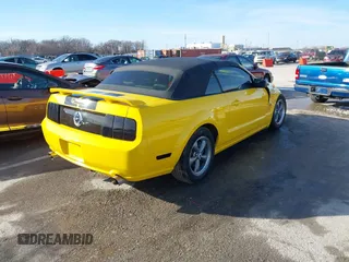 2006 Ford Mustang GT Deluxe with VIN 1ZVFT85H065120839, listed as a IAAI auction lot 41479836 with 87,079 mi miles. Bid and sale history available at carsss.com. Image 4.