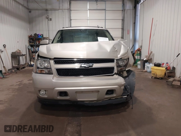 2007 Chevrolet Avalanche LTZ z VIN 3GNFK12367G139144, wystawiony jako IAAI lot #42148086 z przebiegiem 159 007 mil mil oraz . Historia ofert i sprzedaży dostępna na DreamBid. Obrazek 13.