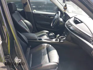 2013 BMW X1 28i z VIN WBAVM1C55DVW46454, wystawiony jako IAAI lot #41985498 z przebiegiem 176 435 mil mil oraz . Historia ofert i sprzedaży dostępna na DreamBid. Obrazek 5.