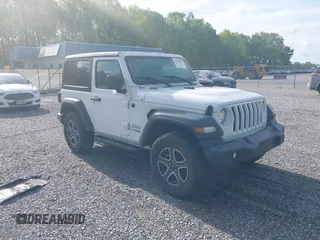 2020 Jeep Wrangler Sport S с VIN 1C4GJXAN3LW227196, выставлен на аукционе IAAI как лот 42025739 с пробегом 69 607 миль миль и . История ставок и продаж доступна на DreamBid. Изображение 1.