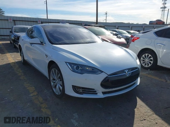 2014 Tesla Model S 60 with VIN 5YJSA1H13EFP62451, listed as a IAAI auction lot 41639068 with 88,000 mi miles and . Bid and sale history available at DreamBid. Image 1.