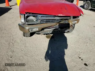 1992 Toyota Pickup DLX z VIN JT4RN93P1N5060207, wystawiony jako Copart lot #82868564 z przebiegiem 231 088 mil mil oraz Szkoda całkowita • Salvage title. Historia ofert i sprzedaży dostępna na DreamBid. Obrazek 10.