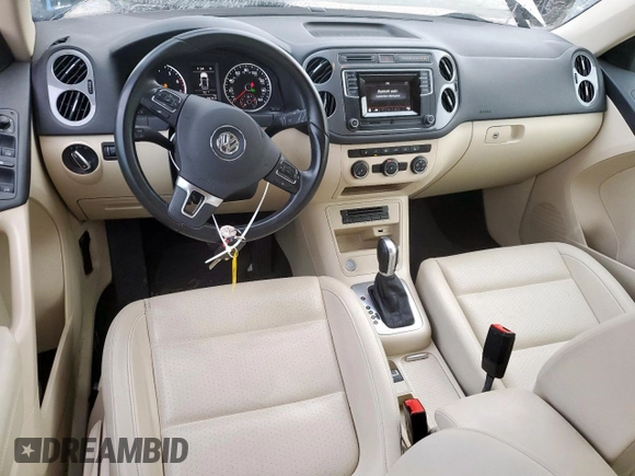 2016 Volkswagen Tiguan S с VIN WVGAV7AX5GW501723, выставлен на аукционе Copart как лот 60567935 с пробегом 65 660 миль миль и Списание • Salvage title. История ставок и продаж доступна на DreamBid. Изображение 8.
