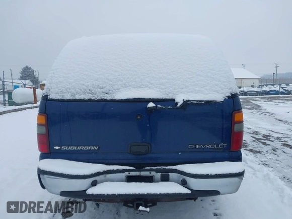 2002 Chevrolet Suburban LS with VIN 1GNFK16Z62J141868, listed as a IAAI auction lot 41534100 with 184,961 mi miles. Bid and sale history available at carsss.com. Image 16.