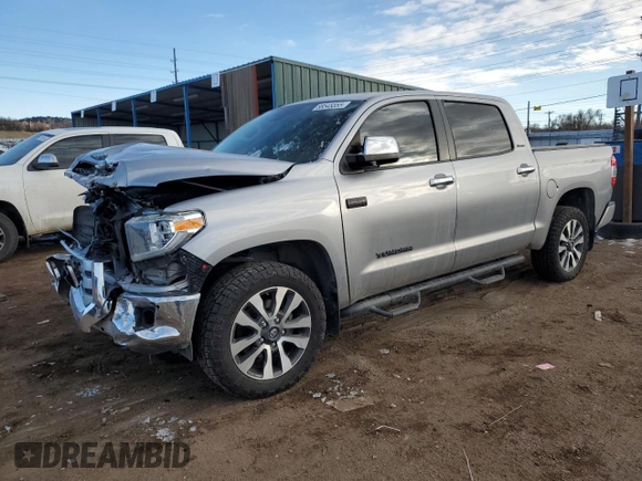 2018 Toyota Tundra SR5 z VIN 5TFHW5F17JX694497, wystawiony jako Copart lot #88545555 z przebiegiem 93 586 mil mil oraz Szkoda całkowita • Salvage title. Historia ofert i sprzedaży dostępna na DreamBid. Obrazek 1.