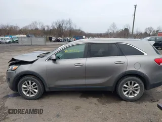2016 Kia Sorento LX with VIN 5XYPGDA33GG145760, listed as a IAAI auction lot 41138936 with 156,010 mi miles. Bid and sale history available at carsss.com. Image 14.