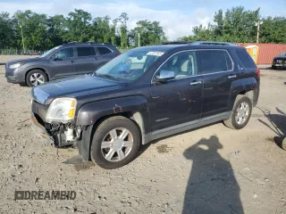 2013 GMC Terrain SLT z VIN 2GKFLWE37D6240767, wystawiony jako Copart lot #62561845 z przebiegiem 300 040 mil mil oraz Szkoda całkowita • Salvage title. Historia ofert i sprzedaży dostępna na DreamBid. Obrazek 1.