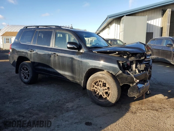 2020 Toyota Land Cruiser z VIN JTMCY7AJ4L4088909, wystawiony jako Copart lot #42312505 z przebiegiem 32 665 mil mil oraz Szkoda całkowita • Salvage title. Historia ofert i sprzedaży dostępna na DreamBid. Obrazek 4.