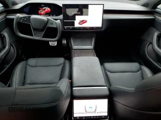 2024 Tesla Model S z VIN 5YJSA1E52RF537354, wystawiony jako Copart lot #43077365 z przebiegiem 8 934 mil mil oraz Szkoda całkowita • Salvage title. Historia ofert i sprzedaży dostępna na DreamBid. Obrazek 8.
