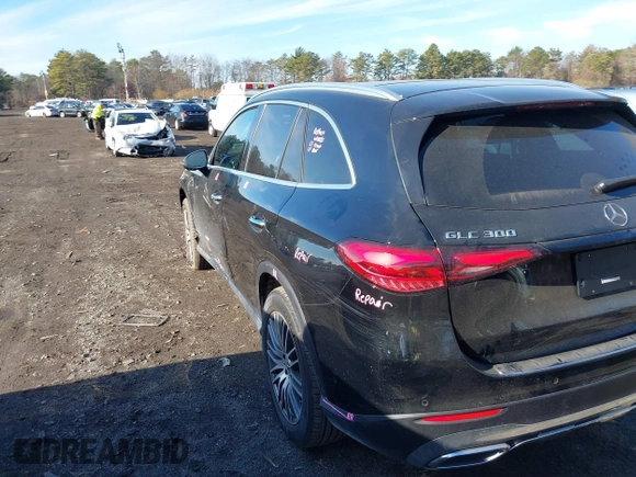 2025 Mercedes-Benz GLC with VIN W1NKM4HB9SF262473, listed as a IAAI auction lot 40948248 with 4,743 mi miles. Bid and sale history available at carsss.com. Image 14.