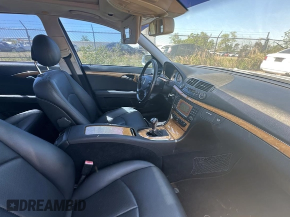 2007 Mercedes-Benz E 350 z VIN WDBUF56XX7B076632, wystawiony jako Copart lot #49129475 z przebiegiem 130 410 mil mil oraz Szkoda całkowita • Salvage title. Historia ofert i sprzedaży dostępna na DreamBid. Obrazek 5.