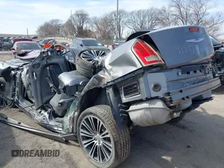 2012 Chrysler 300 S z VIN 2C3CCABG5CH129778, wystawiony jako IAAI lot #41824816 z przebiegiem Nie podano mil oraz . Historia ofert i sprzedaży dostępna na DreamBid. Obrazek 3.