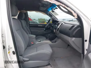 2008 Toyota Tacoma z VIN 5TELU42N58Z560464, wystawiony jako IAAI lot #41698272 z przebiegiem 208 441 mil mil oraz . Historia ofert i sprzedaży dostępna na DreamBid. Obrazek 5.