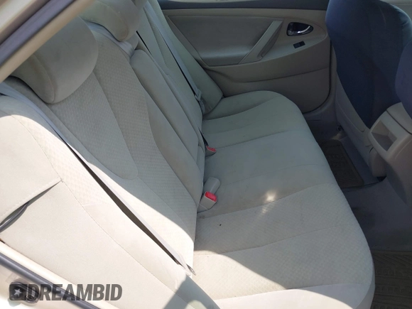 2007 Toyota Camry CE z VIN 4T1BE46K27U523304, wystawiony jako IAAI lot #42415878 z przebiegiem 204 105 mil mil oraz . Historia ofert i sprzedaży dostępna na DreamBid. Obrazek 8.