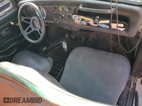 1971 Volkswagen Beetle with VIN 1112121729, listed as a Copart auction lot 88161105 with 16,992 mi miles and Salvage Title. Bid and sale history available at DreamBid. Image 8.