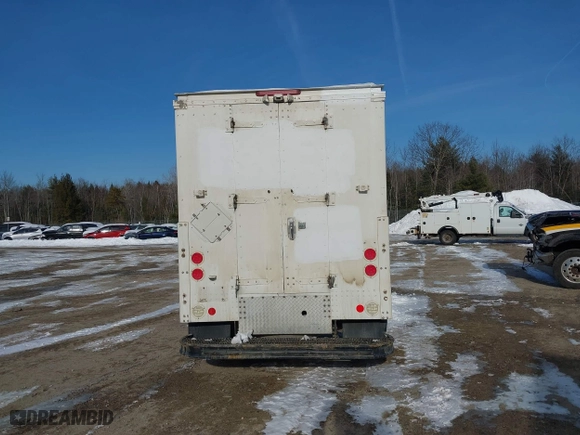 2015 Ford Super Duty F-250 SRW XL with VIN 1FDBF2B61FEA47596, listed as a IAAI auction lot 41430164 with 595,329 mi miles. Bid and sale history available at carsss.com. Image 16.