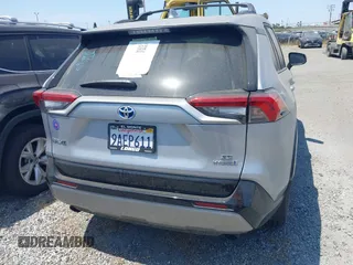 2022 Toyota RAV4 Hybrid SE z VIN 4T3T6RFV9NU070229, wystawiony jako IAAI lot #42565070 z przebiegiem 21 901 mil mil oraz . Historia ofert i sprzedaży dostępna na DreamBid. Obrazek 17.